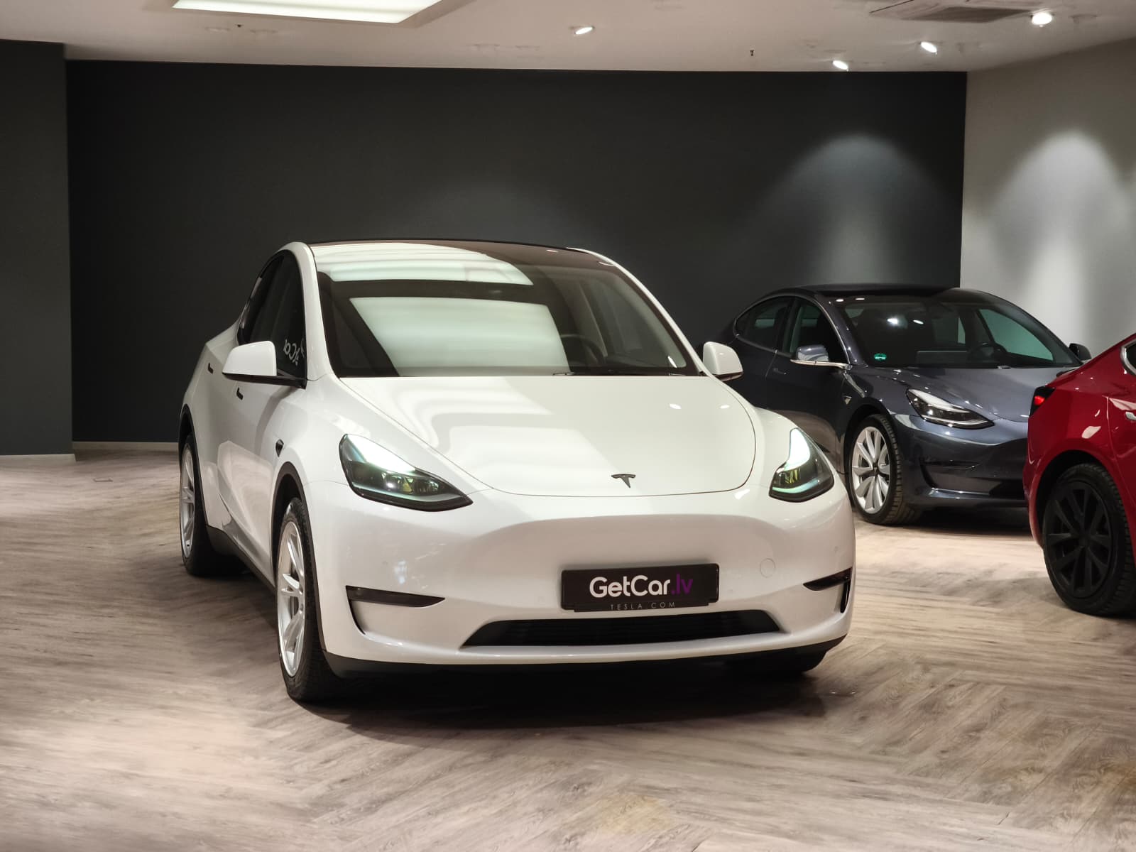 Tesla Y Dual Motor Long Range